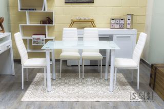 Mesa comedor con sillas de segunda mano en WALLAPOP Mesa comedor con sillas de segunda mano en WALLAPOP