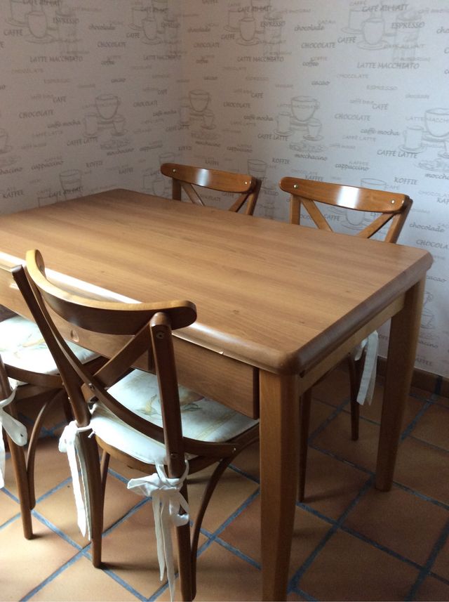 Mesa cocina pies madera de segunda mano por 35 € en Aeropuerto de ... Mesa cocina pies madera de segunda mano por 35 € en Aeropuerto de ...