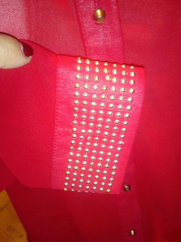 Blusa roja Talla M, más cosas en mi perfil