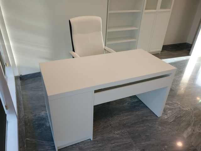 Mesa oficina ikea MALM de segunda mano por 99 € en Sabadell en WALLAPOP Mesa oficina ikea MALM de segunda mano por 99 € en Sabadell en WALLAPOP