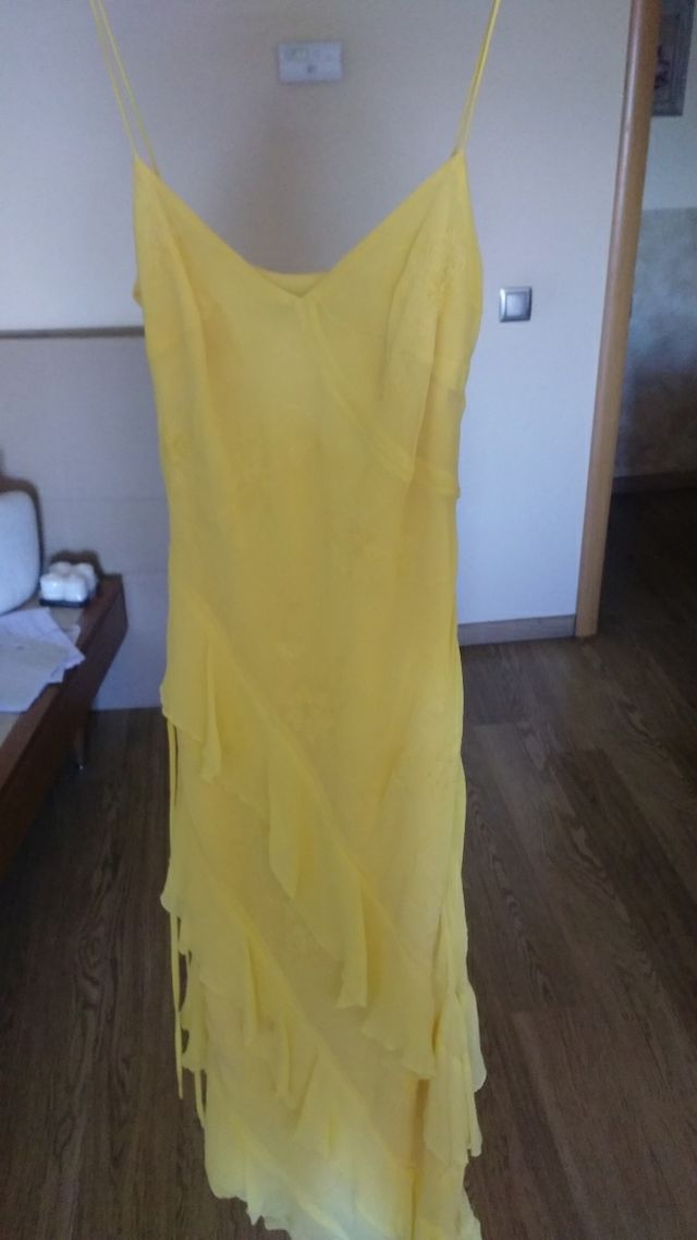 vestido amarillo