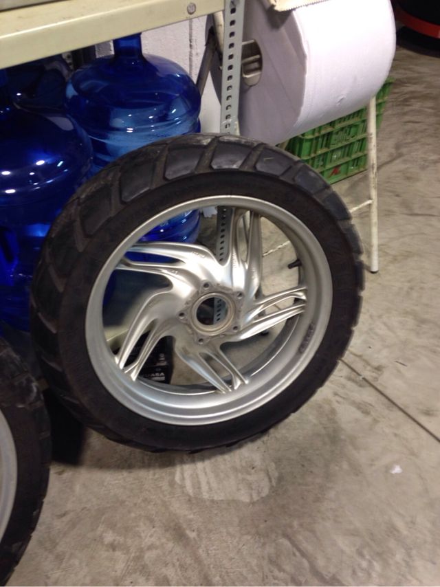 Llantas bmw gs 1200 trasera solo