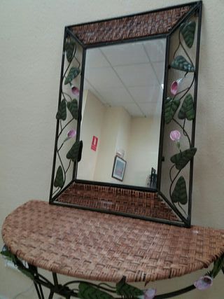 MUEBLE CONSOLA CON ESPEJO. de segunda mano por 60 € en Tres Cantos en