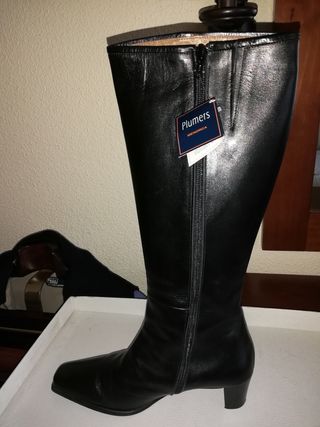Botas mujer de piel PLUMERS nuevas 41 de segunda mano por 75 EUR en Madrid  en WALLAPOP