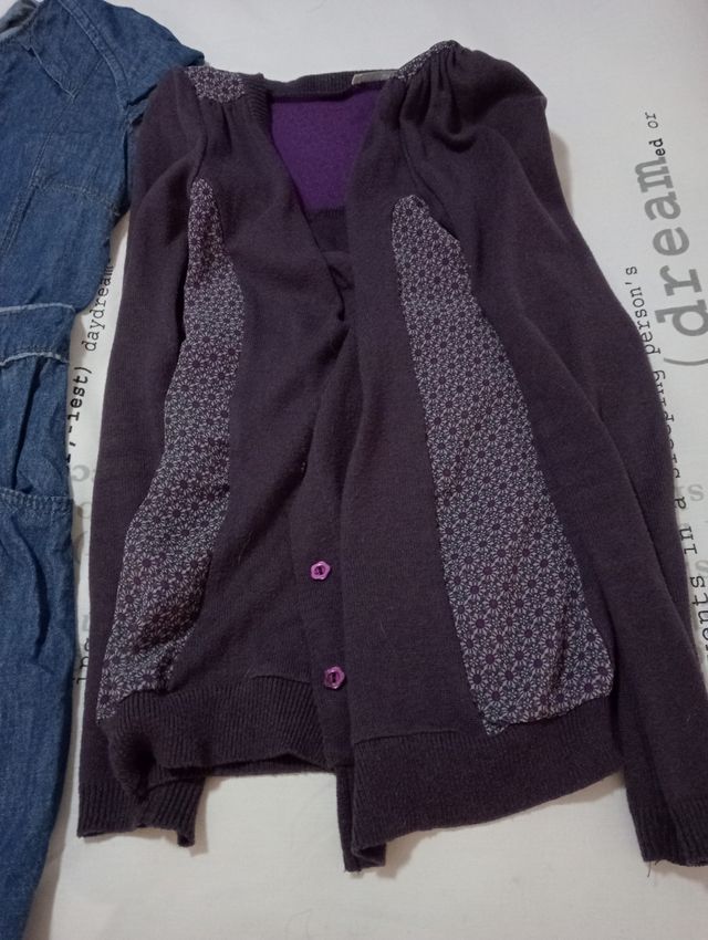 Vestidos cortos y chaqueta morada