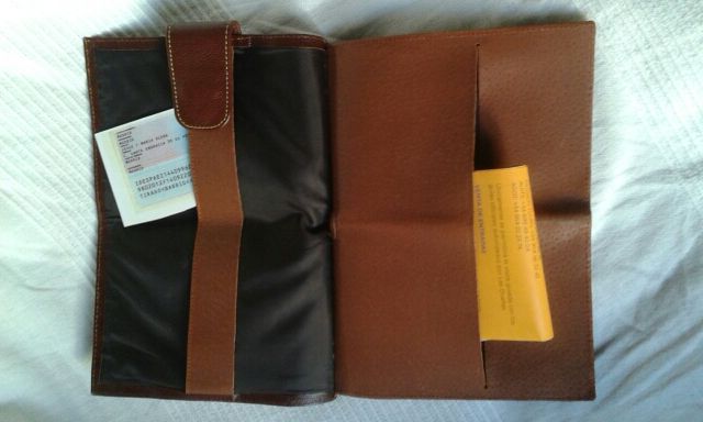 Portadocumentos y joyero de piel