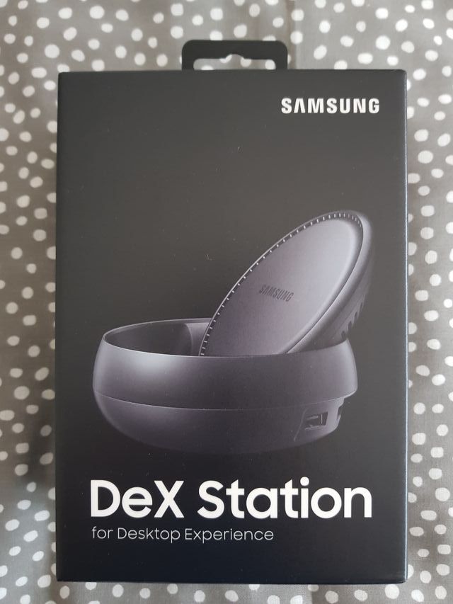 Samsung Desk station
