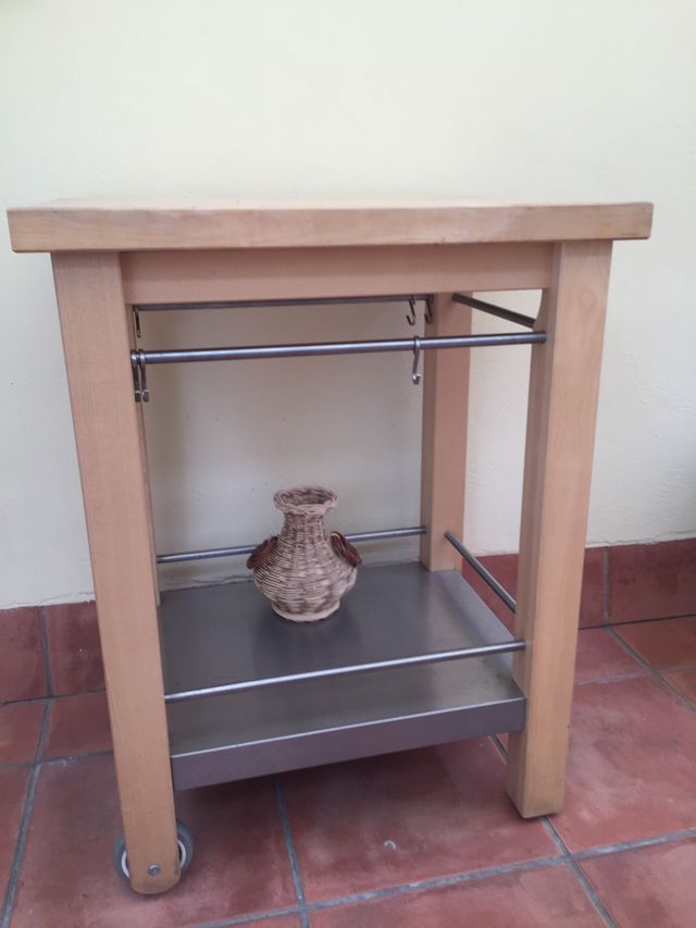 Mesa de trabajo cocina con ruedas de segunda mano por 50 € en ... Mesa de trabajo cocina con ruedas de segunda mano por 50 € en ...