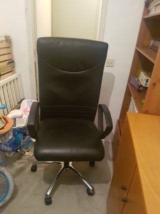 Sillas de oficina de piel de segunda mano en Madrid en WALLAPOP Sillas de oficina de piel de segunda mano en Madrid en WALLAPOP