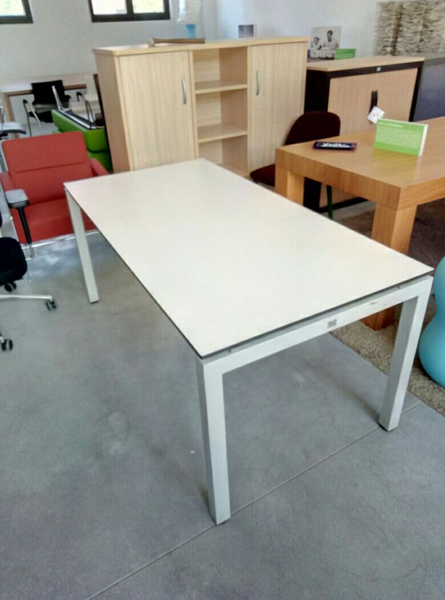 Mesa de Oficina de segunda mano por 160 € en Gijón en WALLAPOP