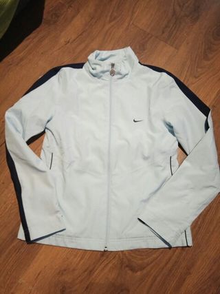 Sudadera nike azul turquesa de segunda mano por 12 EUR en Barcelona en  WALLAPOP