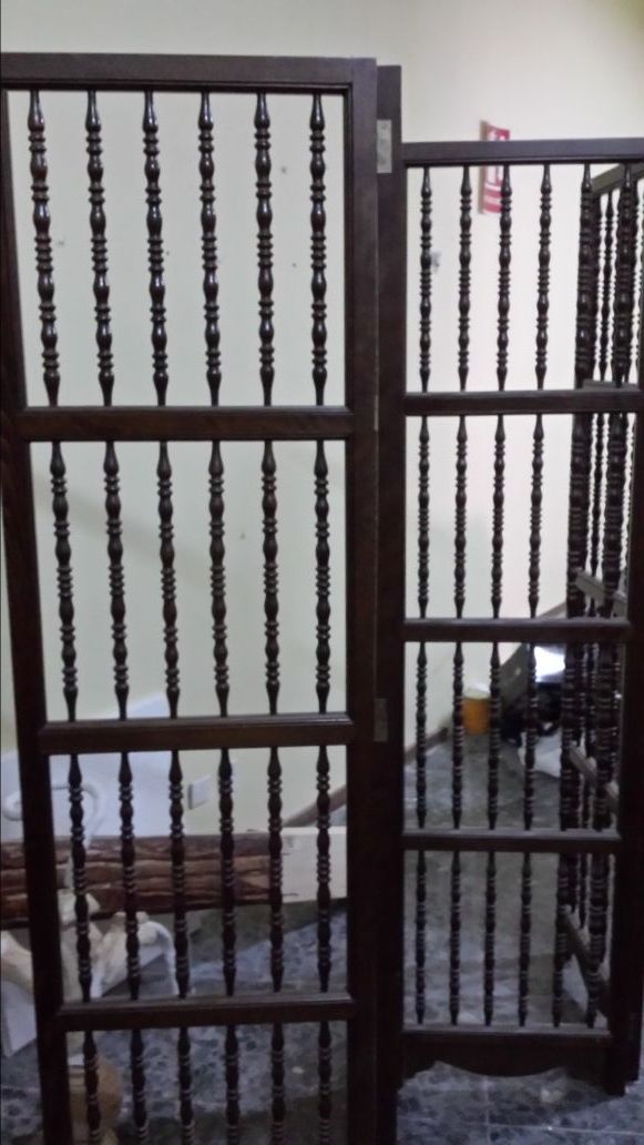 Biombo torneado de madera de haya