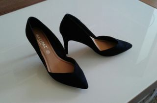 Zapatos Stilettos negro de segunda mano por 10 EUR en Requena en WALLAPOP