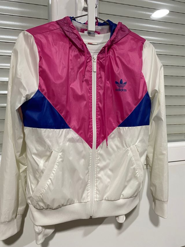 Chaqueta corta vientos original.