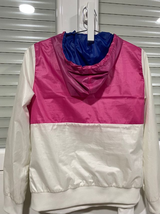 Chaqueta corta vientos original.