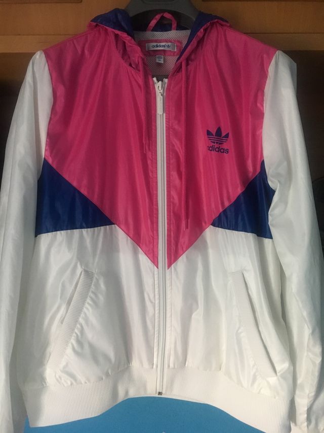 Chaqueta corta vientos original.