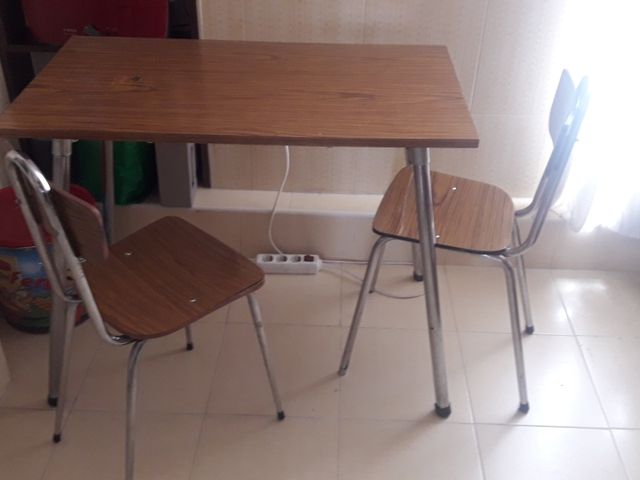 Mesa de cocina vintage de segunda mano por 80 € en Madrid en WALLAPOP Mesa de cocina vintage de segunda mano por 80 € en Madrid en WALLAPOP