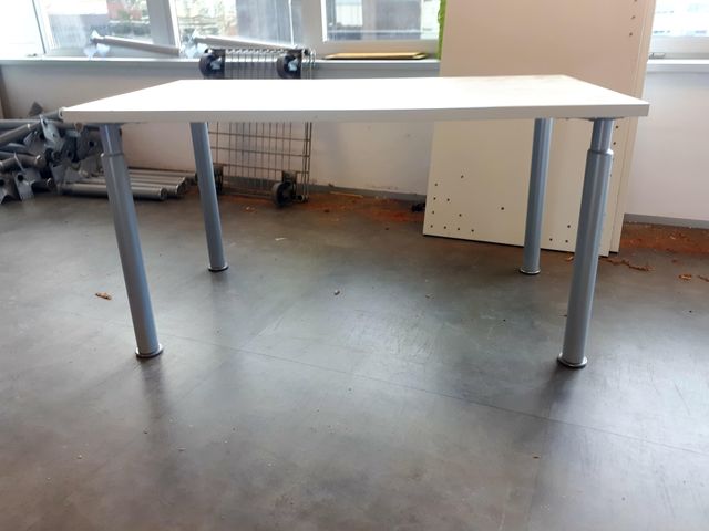 4 Mesas de oficina en blanco de segunda mano por 80 € en Barcelona ... 4 Mesas de oficina en blanco de segunda mano por 80 € en Barcelona ...