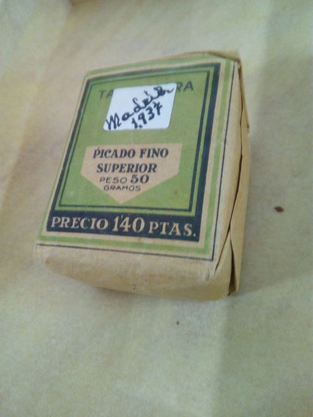 caja cigarros antiguos