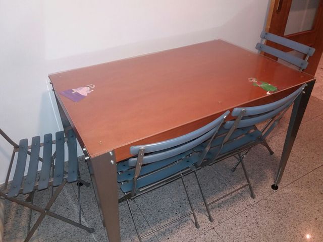 Mesa cocina color Cerezo de segunda mano por 75 € en Madrid en WALLAPOP Mesa cocina color Cerezo de segunda mano por 75 € en Madrid en WALLAPOP