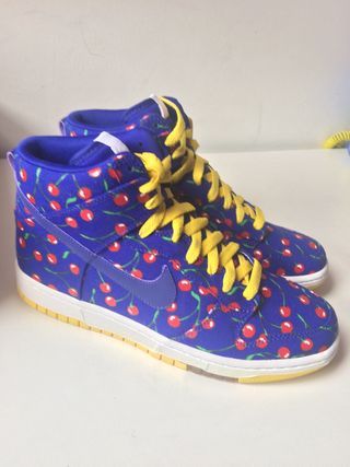 ZAPATILLAS NIKE de segunda mano por 80 EUR en Valladolid en WALLAPOP