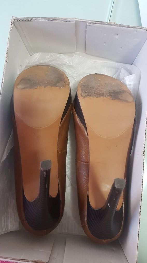 zapatos marrones