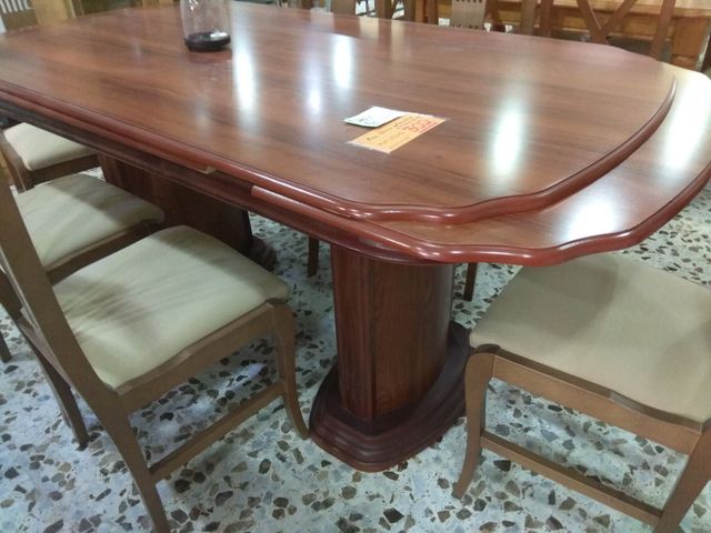 Mesa comedor clásica de segunda mano por 210 € en Málaga en WALLAPOP Mesa comedor clásica de segunda mano por 210 € en Málaga en WALLAPOP