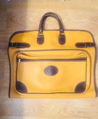 Portatrajes piel de segunda mano por 5 EUR en Ronda en WALLAPOP