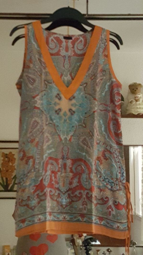 Caftan sedoso. Muy elegante