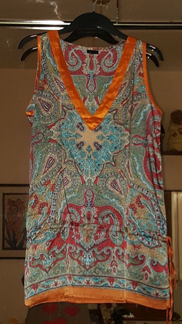 Caftan sedoso. Muy elegante