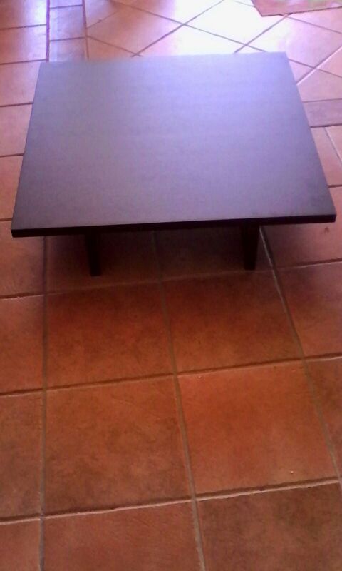 mesita centro super bajita a estrenar