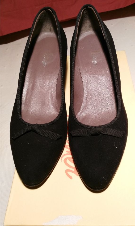 Scarpe in pelle scamosciata nera