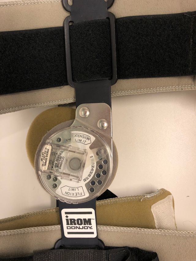 Rodillera ortopédica Donjoy Irom