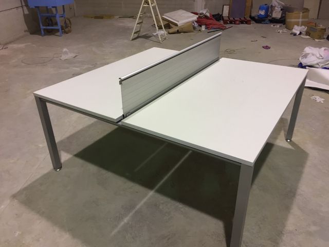 Mesa de oficina con separador de segunda mano por 150 € en Jerez de ... Mesa de oficina con separador de segunda mano por 150 € en Jerez de ...