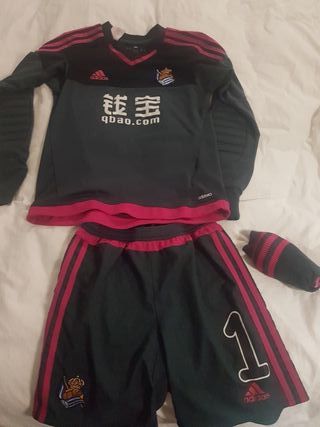segunda equipacion Real Sociedad chica segunda equipacion Real Sociedad chica