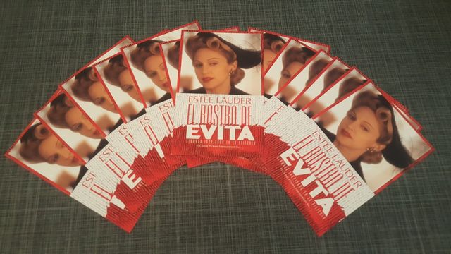 Postal promo Estée Lauder. EVITA. MADONNA