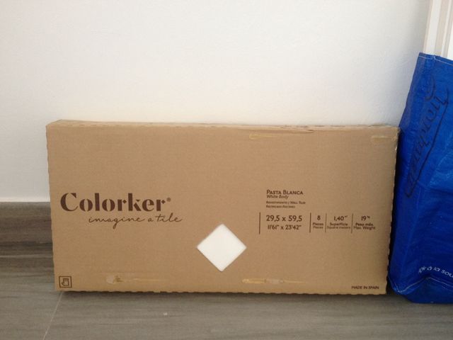 Baldosas blancas Colorker de segunda mano por 25 € en Tarragona en WALLAPOP
