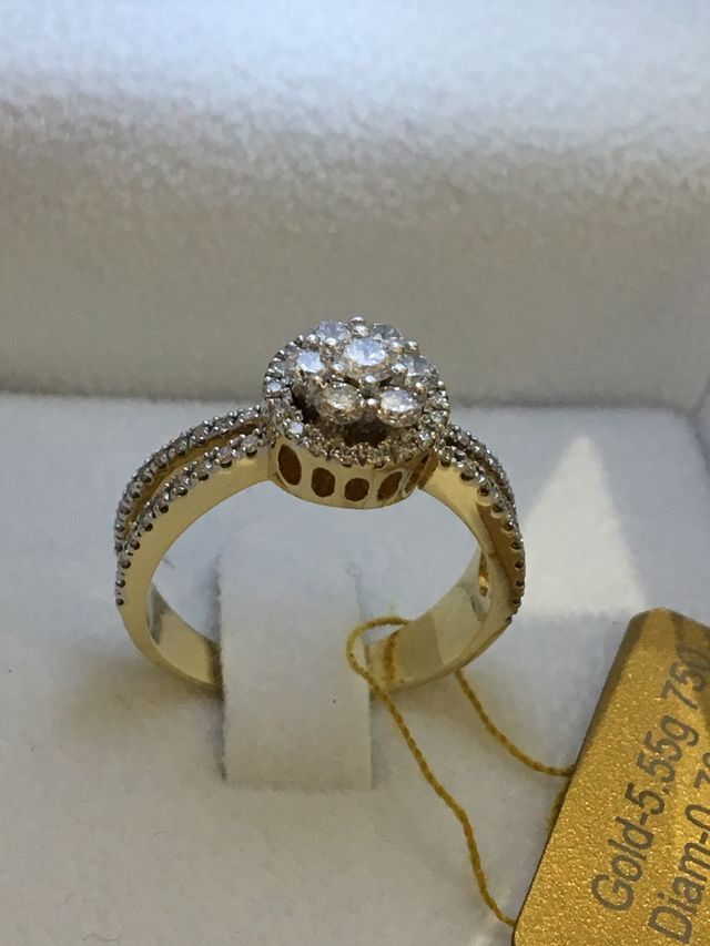 Anillo con diamantes