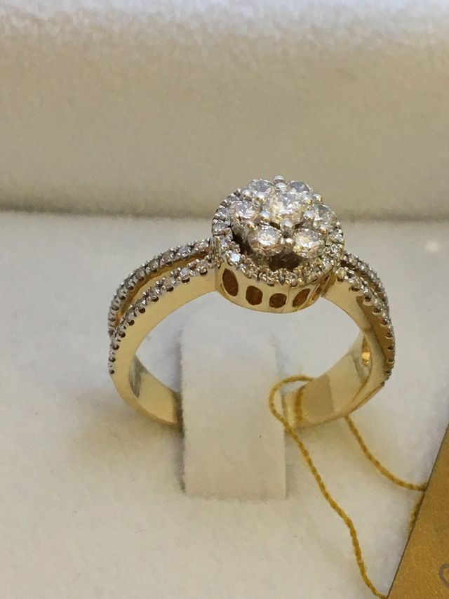 Anillo con diamantes