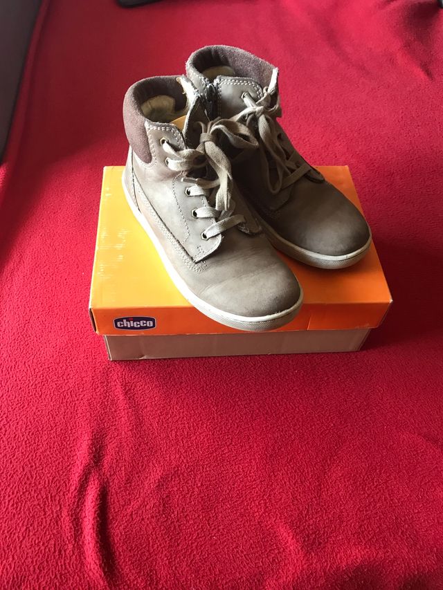 Bota niño  Marca Chico talla 34