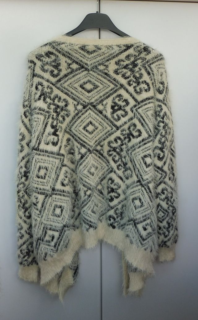 Jersey chaqueta pelo NUEVA (3 usos),negra y blanca