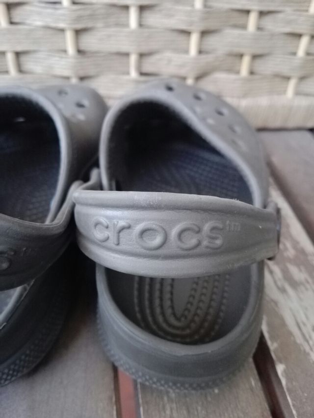 CROCS  zuecos niño