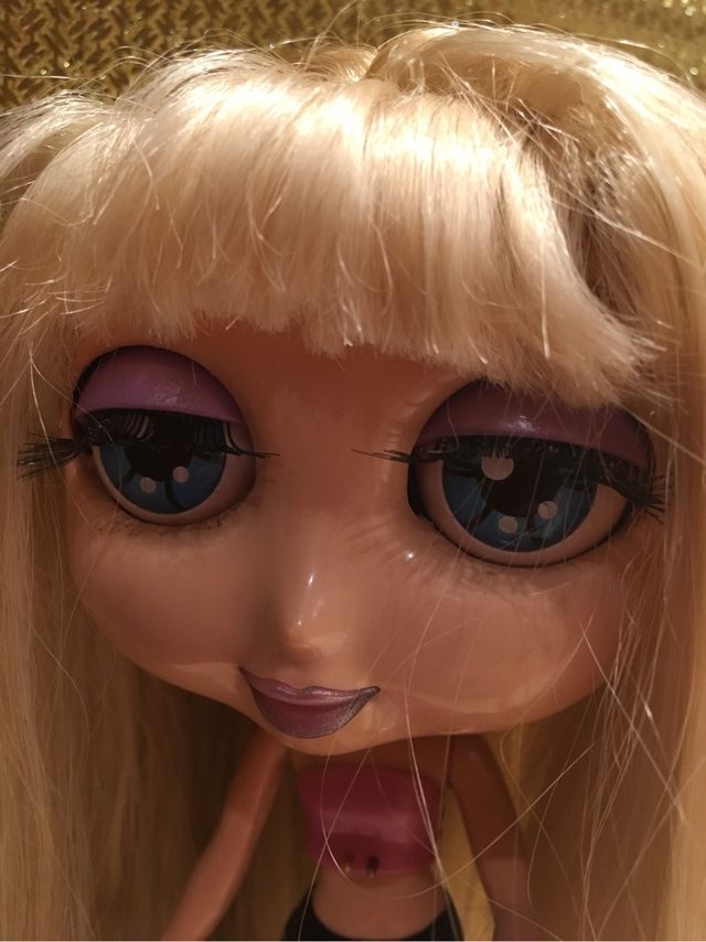 Muñeca interactiva de Mattel