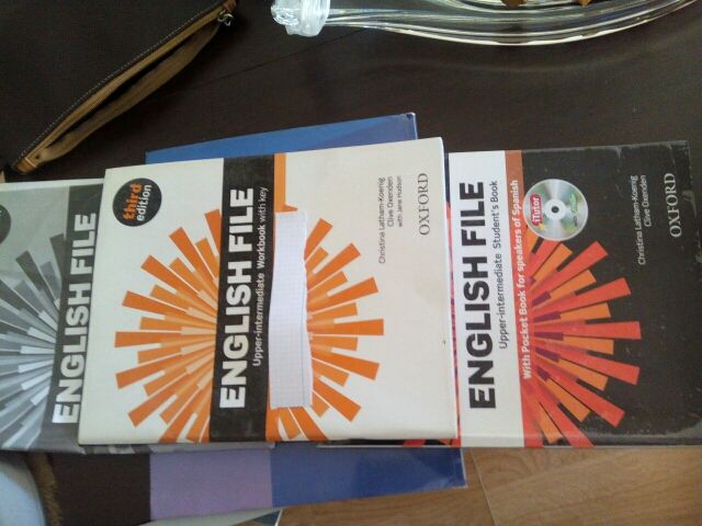 Libro escuela de idiomas inglés 1 de avanzado