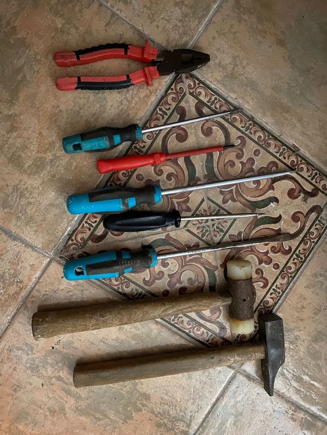 herramientas y caja toda la foto