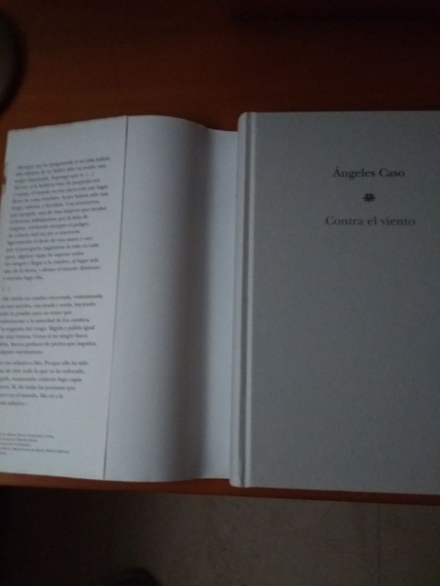 Libro Contra el Viento. (tapa dura)