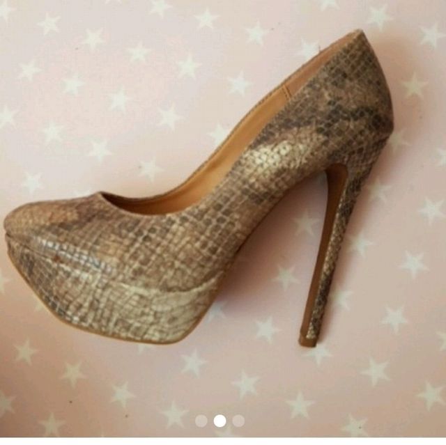 Zapatos tacòn y plataforma Stradivarius NUEVOS