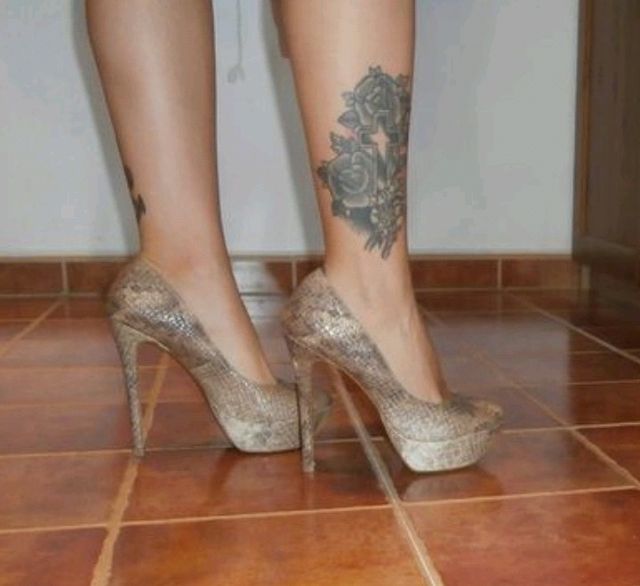 Zapatos tacòn y plataforma Stradivarius NUEVOS