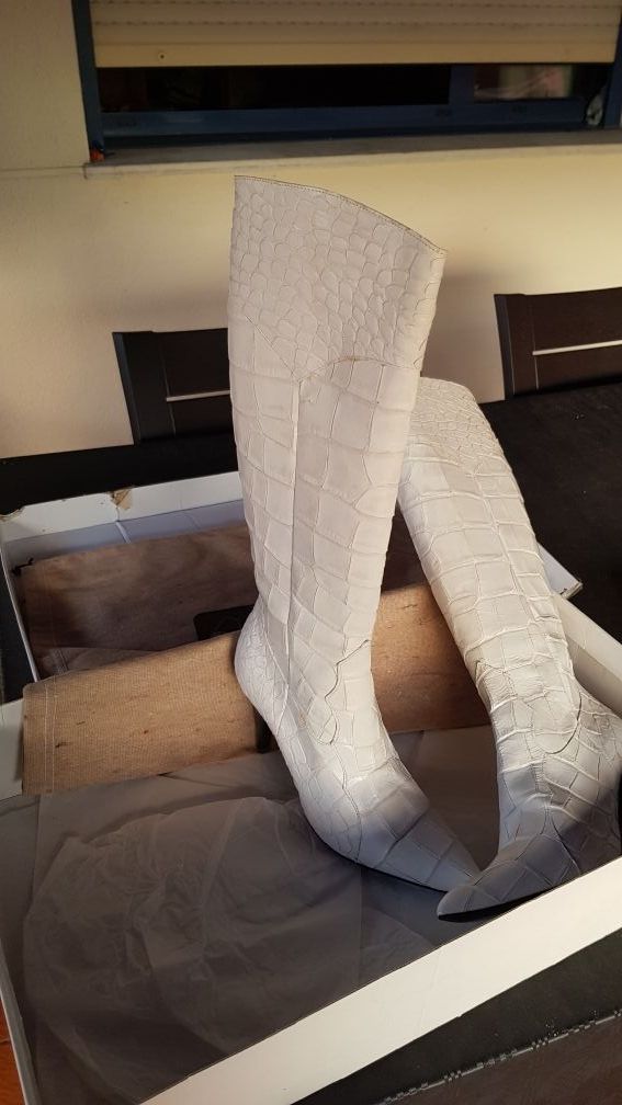 botas de piel de cocodrilo