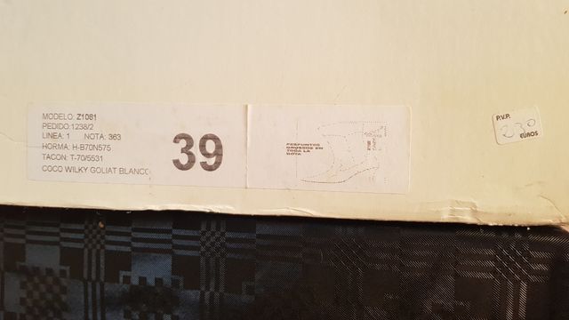 botas de piel de cocodrilo